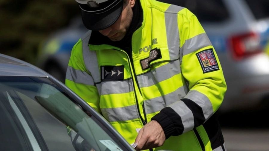Nelegální tuningový sraz se přesunul z Prahy do Brna. Policie řešila stovky přestupků