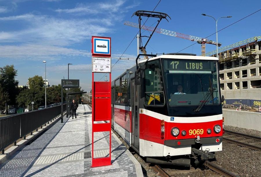 Nové tramvajové zastávky Hodkovičky začaly sloužit cestujícím. Jsou bezbariérové a zkrátí cestu k tramvaji