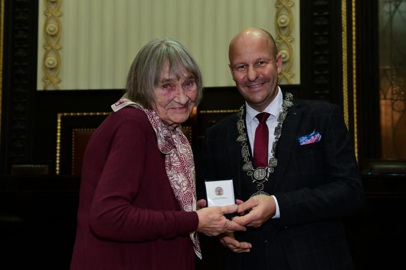 obrázek: Disidentka Dana Němcová dnes převzala čestné občanství hlavního města Prahy