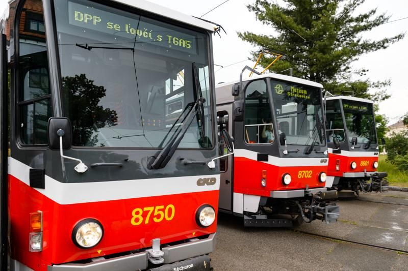 obrázek: DPP ve spolupráci s hl. m. Prahou a Člověkem v tísni věnuje na Ukrajinu 20 tramvají a 2 autobusy