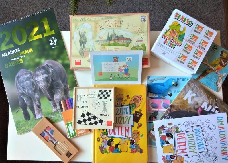 obrázek: Hlavní město v předvánočním čase obdarovalo děti a seniory v nemocnicích. Celkem dostali více jak 27 tisíc dárků