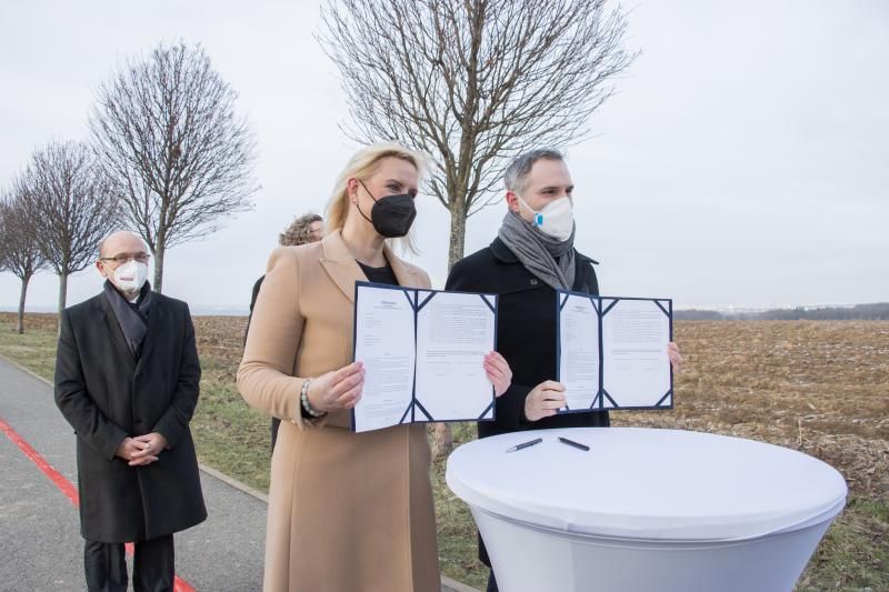 obrázek: Imaginární hranice mizí. Praha a Středočeský kraj podepsaly Memorandum o vzájemné spolupráci