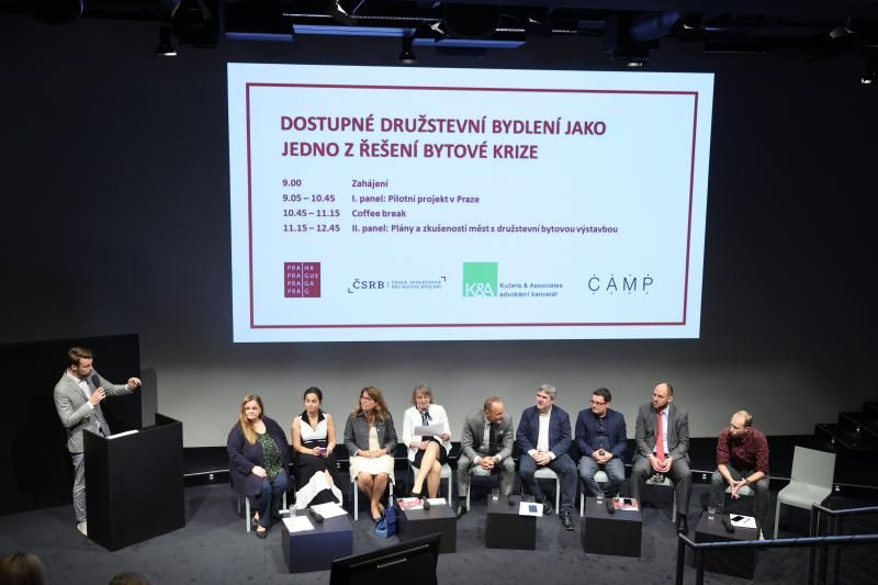 obrázek: Krize bydlení brzdí dvě třetiny Čechů v založení rodiny, ukázal průzkum pro hlavní město. Dostupné družstevní bydlení přinese změnu