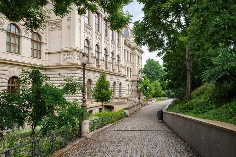 obrázek: Který z projektů je lépe připravený na oteplování, sucho, lijáky nebo energetickou soběstačnost? Hlasujte online v soutěži Adapterra