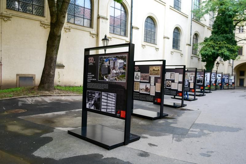 obrázek: Městský archiv oslavuje 170 let od svého založení venkovní výstavou