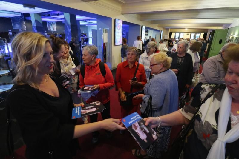 obrázek: Na bezplatném představení pro seniory v Hudebním divadle Karlín bylo plno. Praha dál zpřístupňuje kulturu a nabízí i část vstupenek za jednu korunu