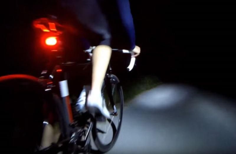 obrázek: Nebuď jako netopejr, varuje opět kampaň nedostatečně osvětlené cyklisty