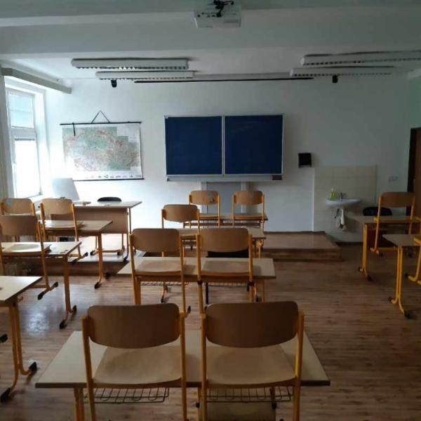 obrázek: Praha apeluje na vládu, aby učitelé byli přednostně očkováni, a žádá o stanovení data otevření škol