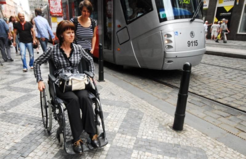 obrázek: Praha finančně podpoří projekty městských částí na podporu odstraňování bariér ve městě