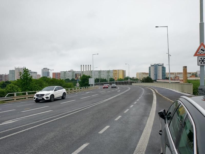 obrázek: Praha letos zahájila na 45 zásadních oprav na hlavních tazích. Práce dál pokračují, údržba byla roky zanedbaná