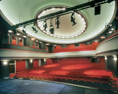 obrázek: Praha odkoupí za výhodnějších podmínek nebytové prostory, které pro svůj provoz potřebuje Divadlo v Dlouhé