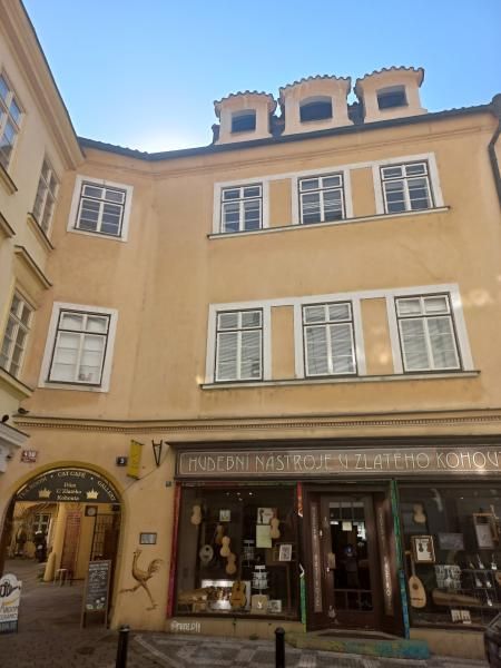 obrázek: Praha získala v aukci do svého vlastnictví druhou polovinu měšťanského domu na Starém Městě. Zůstanou zde byty i malé provozovny