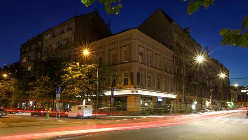 obrázek: Pražská čtvrť Karlín má nové veřejné osvětlení. Přibyla i enviromentální stanice