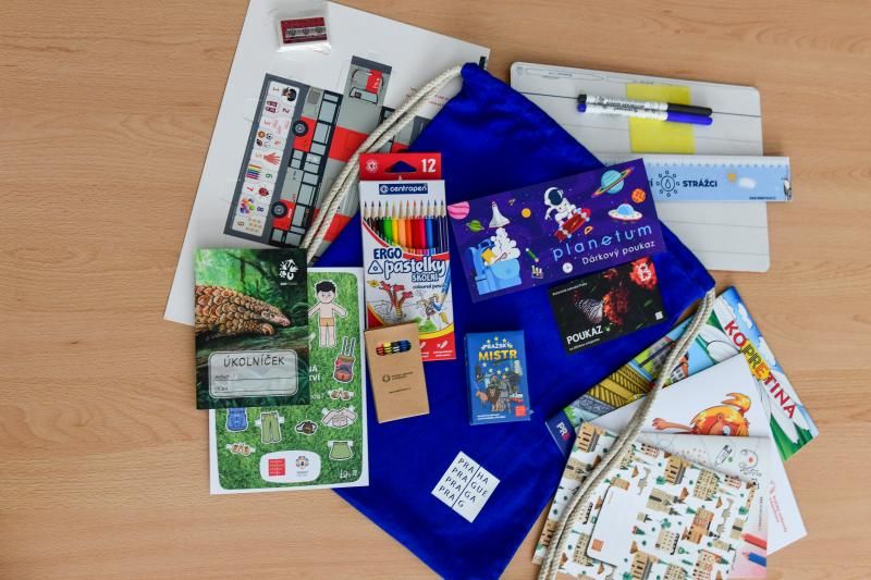 obrázek: Pražští i ukrajinští prvňáčci dostanou od hlavního města v rámci prvního školního dne praktické balíčky