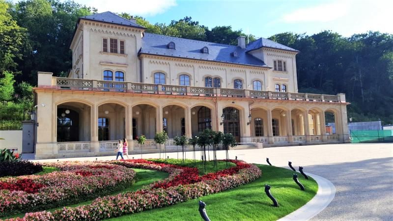 obrázek: Pražští radní odsouhlasili dalších 200 milionů korun, aby rekonstrukce Šlechtovy restaurace mohla pokračovat