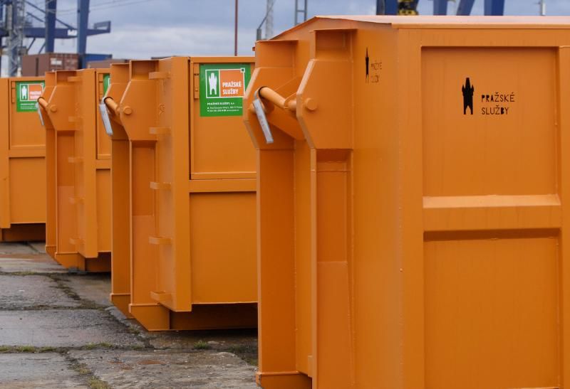 obrázek: Průzkum: Více než polovina Pražanů věří, že odložením k popelnici věc získá nový domov