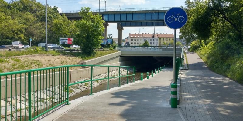 obrázek: V hlavním městě se stále zvyšuje podíl cyklistů v dopravě. Praha plánuje rozšířit klíčové cyklostezky a navazující trasy