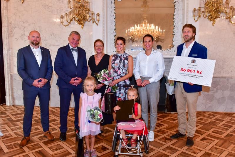 obrázek: Zaměstnanci magistrátu vybrali na pomoc Verunce přes 50 tisíc korun v rámci akce Run and Help