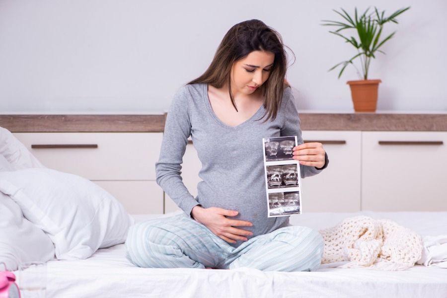 Jak probíhá léčba IVF v Praze, když nemluvíte česky? Zjistěte, zda jsou tu nějaké překážky a omezení