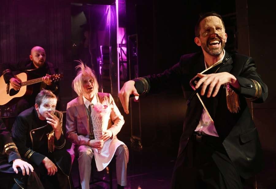 Daniel Bambas jako Cyrano: pravda proti lesku