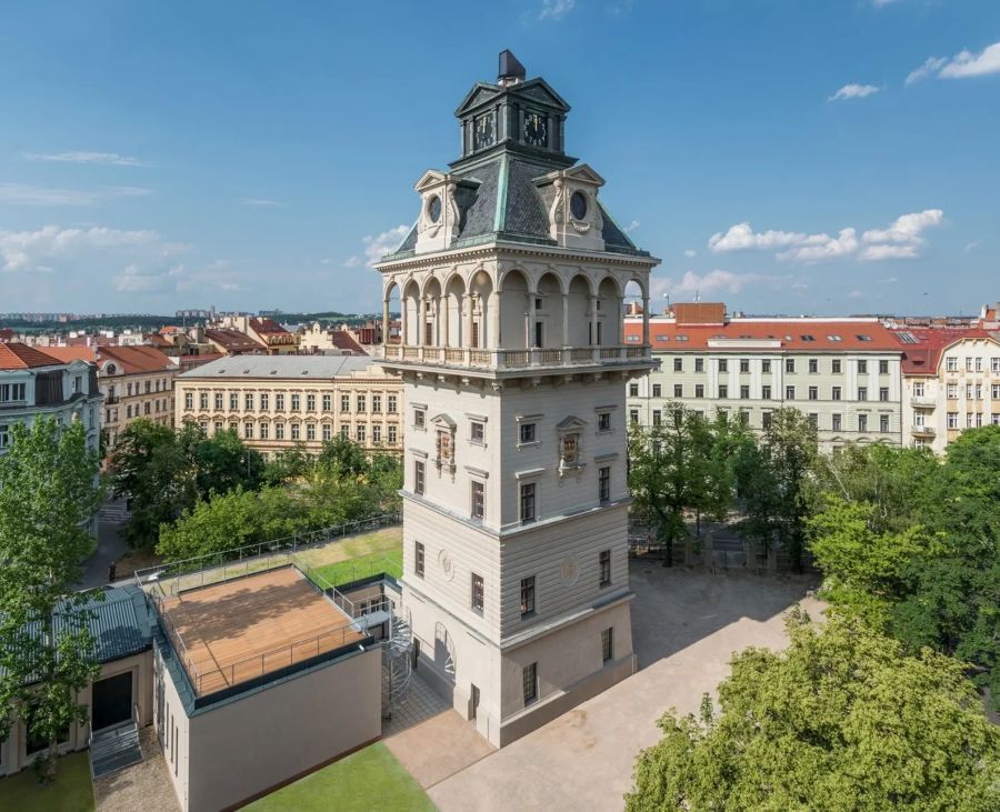 Festival o ničem promění letenskou vodárenskou věž v tichou oázu. Nabídne týden bez spěchu i mobilů
