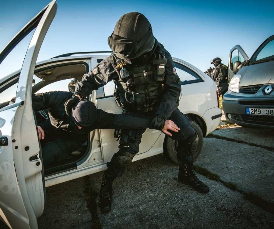 Kriminalita v Praze klesá, vzrůstá násilí a kybernetické útoky