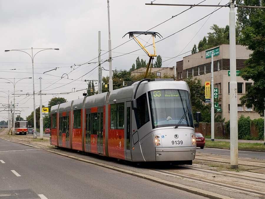 Porschetra v Praze: tramvaj Škoda 14T má za sebou 20 let provozu