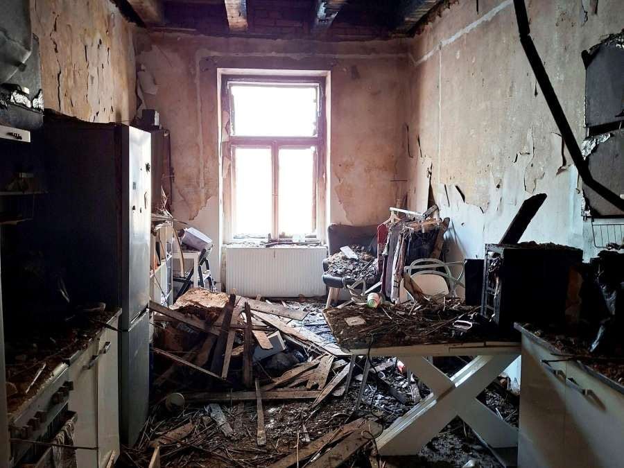 Praha 7 vyhlásila sbírku pro obyvatele domu zasaženého požárem v Holešovicích