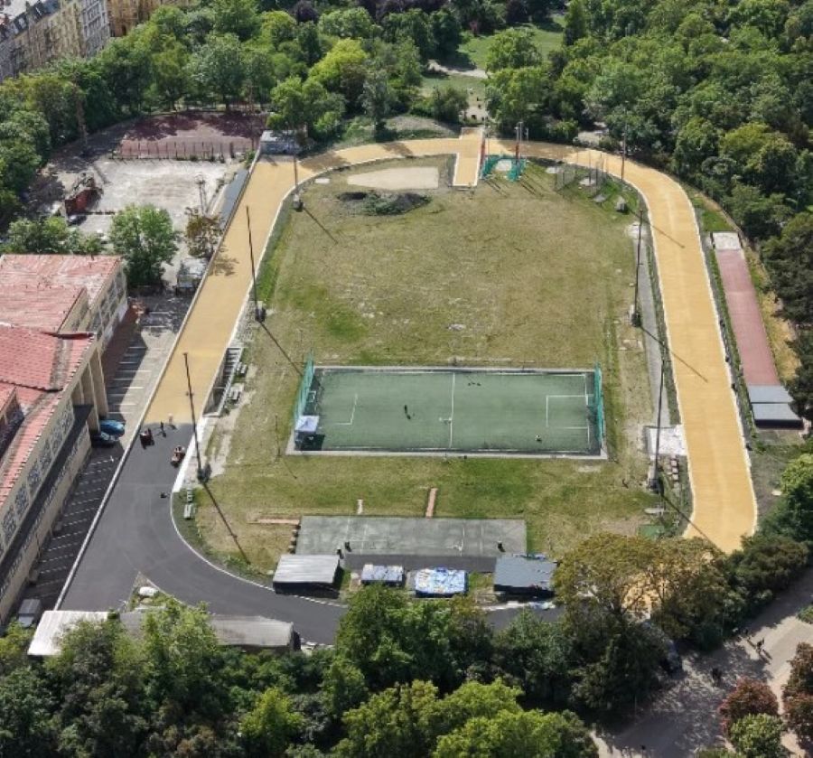 Atletický ovál v Riegrových sadech prošel modernizací, nově nabídne šest drah