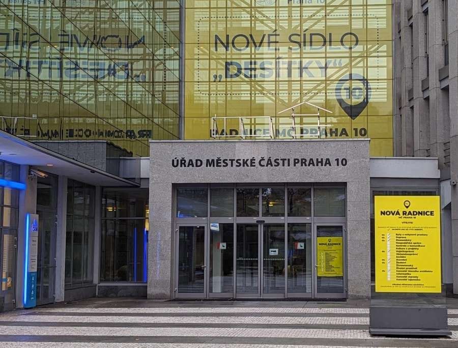 Praha 10 hledá nové sídlo úřadu. Soutěž vyvolala debatu o postupu i budoucnosti radnice