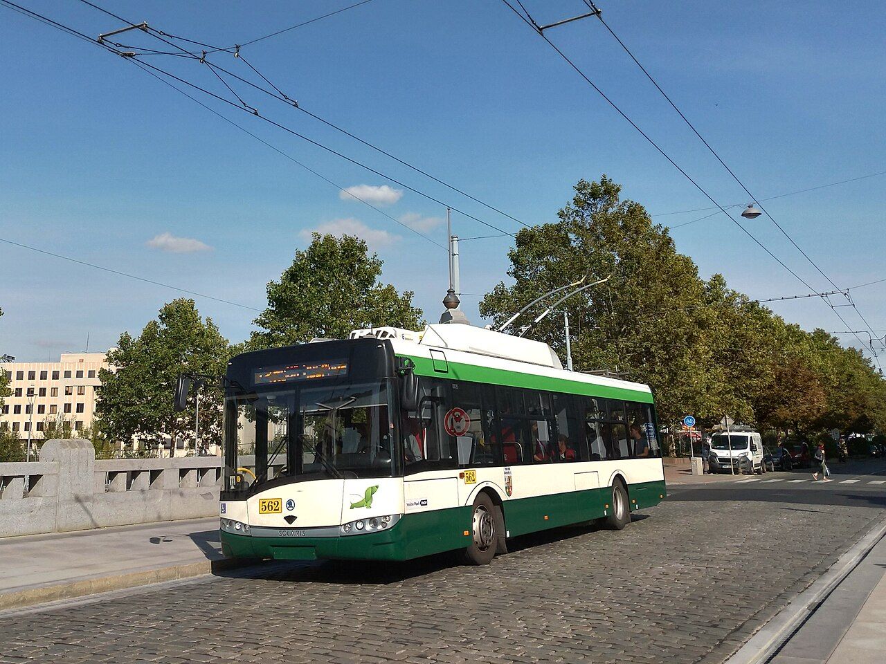 Smíchovská Linka 137 míří k elektrifikaci