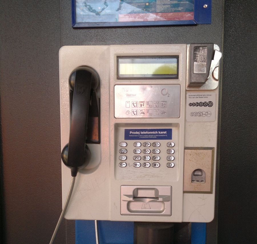 Telefonní budky v Česku skončily po více než sto letech. Poslední zmizela před pěti lety