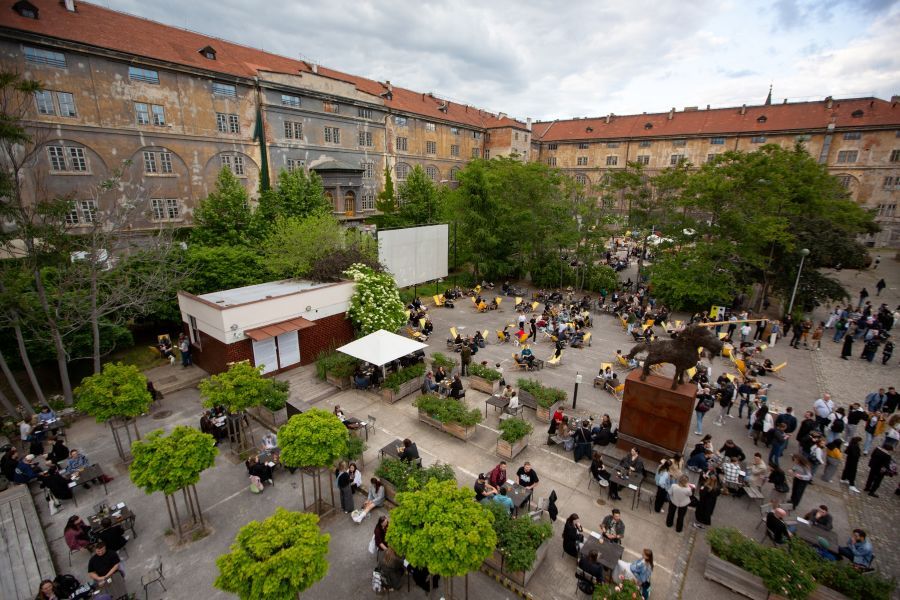 Praha plánuje rekonstrukci Kasáren Karlín za 1,9 miliardy. Počítá i s průchody a studentským ubytováním