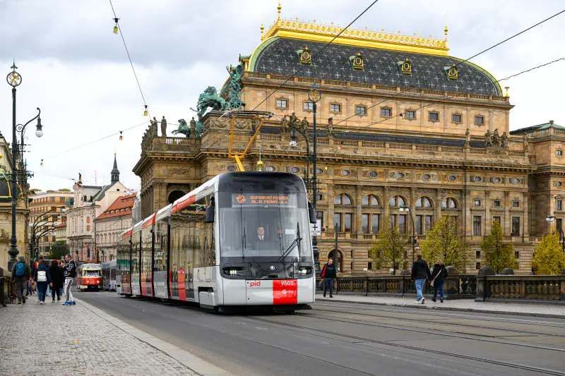 Praha vítá nové tramvaje: Škoda ForCity Plus 52T zvedá laťku městské dopravy