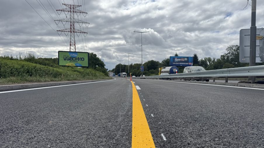 První etapa opravy Kbelské v Praze skončila. Řidiče kamionů čeká omezení na rampě z Novopacké