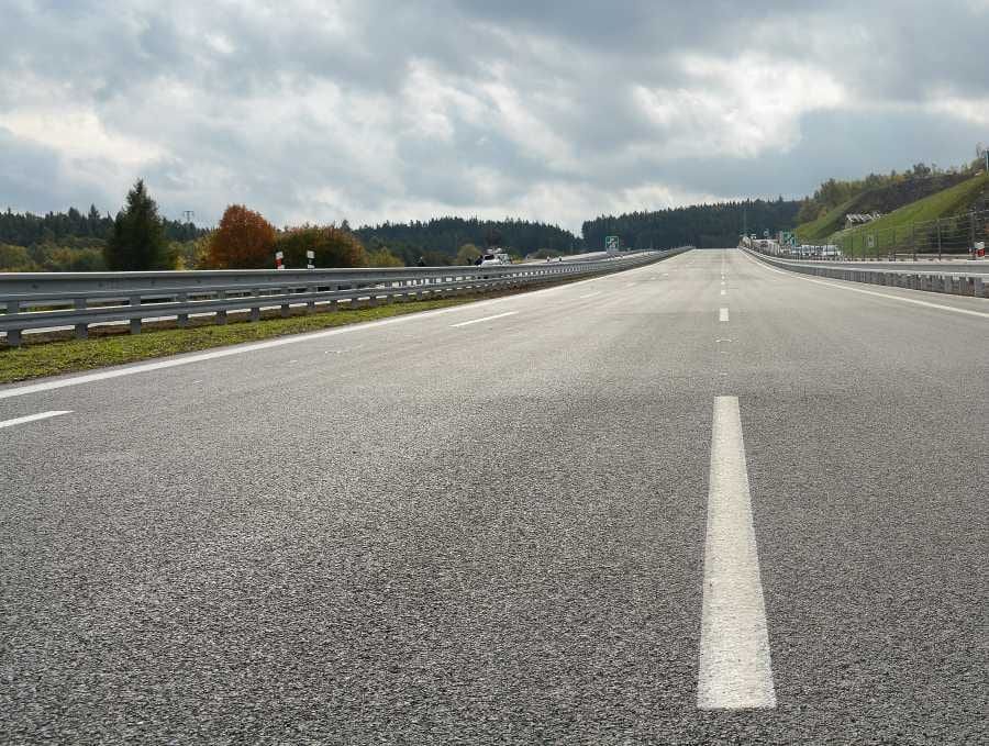 Vláda podpořila změnu: jednodenní dálniční známka by měla platit 24 hodin