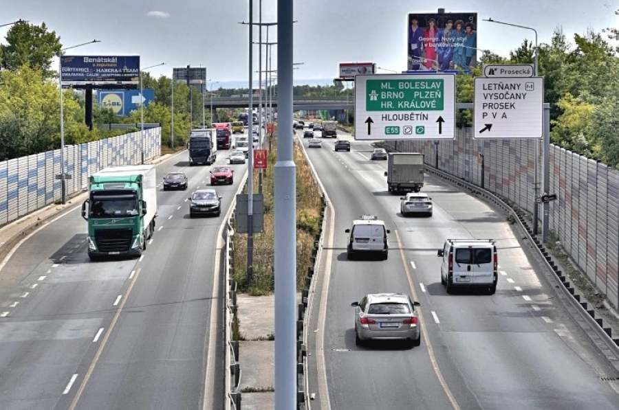 Letní doprava v Praze: největší omezení přinese zúžení Kbelské
