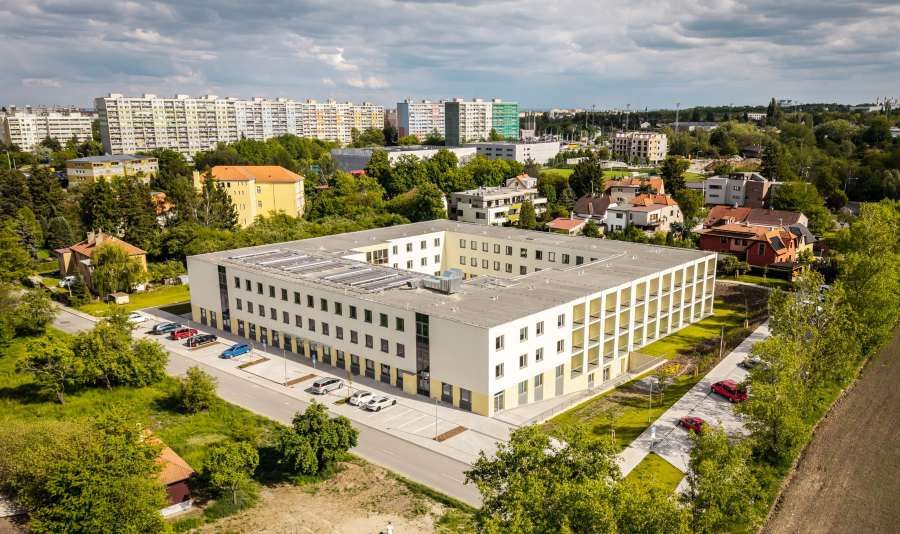 Praha rozdělí 670 milionů: největší podpora míří do Řep, Prahy 4 a Prahy 6