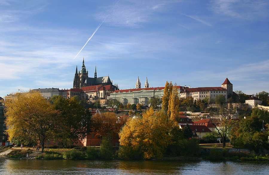 Pražský hrad modernizuje: odolné koše za 1,7 milionu