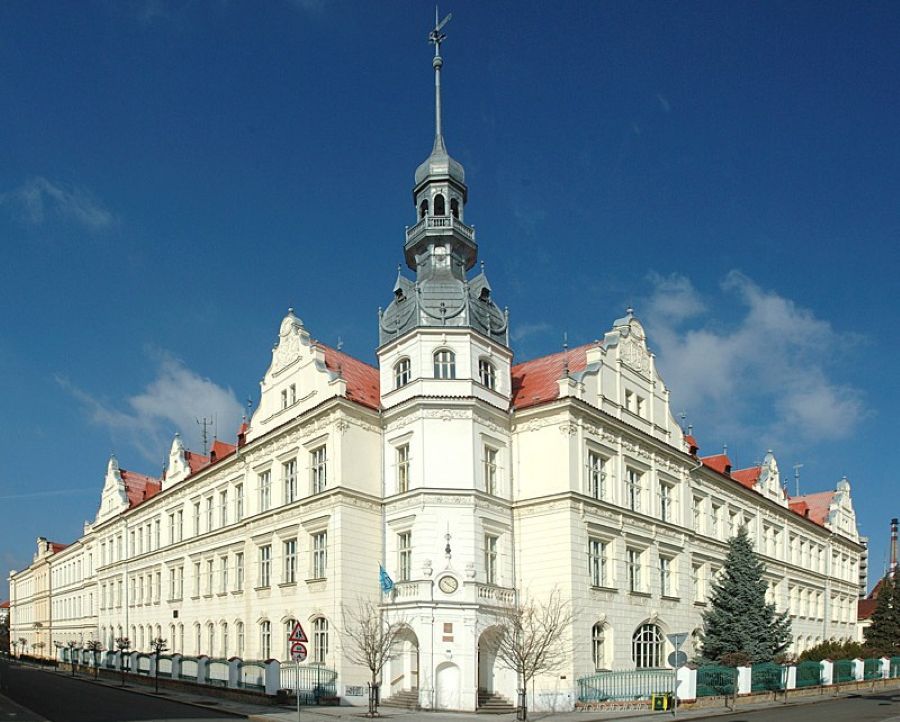 Středočeský kraj zatím nemění podobu studia na Gymnáziu Bohumila Hrabala v Nymburce, dvě osmileté třídy zůstávají