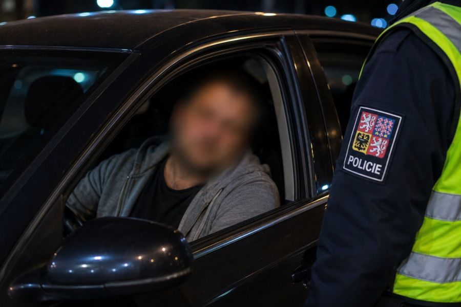 V Praze policie za pět měsíců eviduje 350 případů řízení pod vlivem drog. Problém se týká i nehod