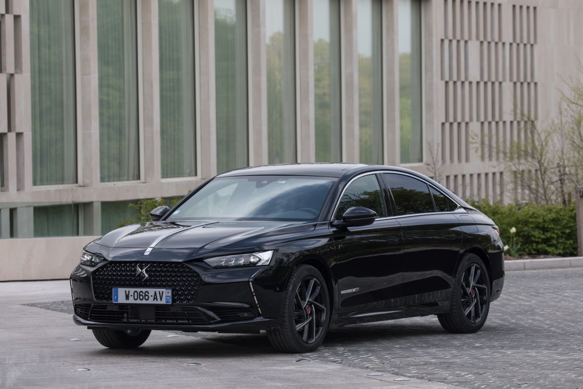 Nový sedan DS 9 - uveden na český trh