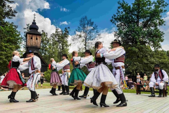 Slovenský folklor ve Valašském muzeu v přírodě