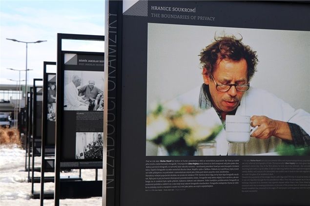 obrázek: Venkovní výstava Nežádoucí okamžiky v Nových Butovicích