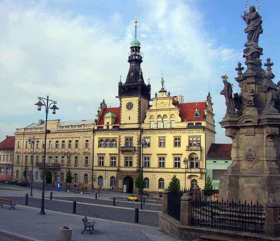 Kladno zavádí noční klid: Restaurace zavřou ve 22:00