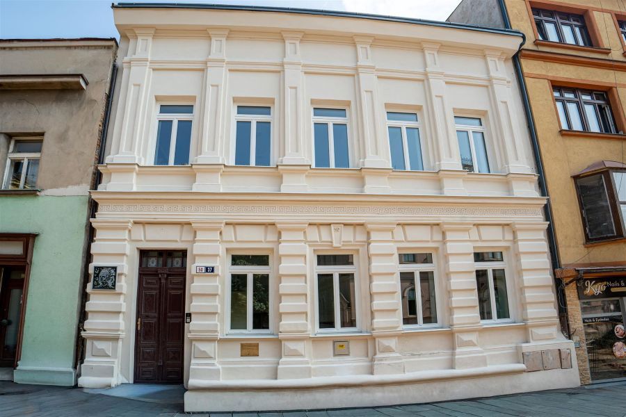 Kolín dokončil rekonstrukci Kmochova domu. Od září nabídne dvě dětské skupiny a zázemí ZUŠ