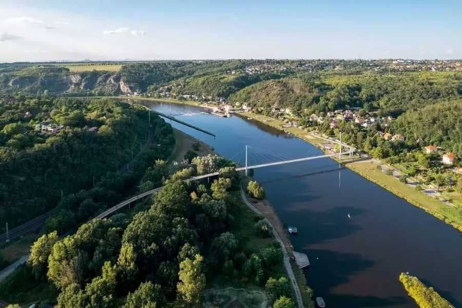 Nová lávka přes Vltavu spojí Roztoky a Klecany: Konec přívozů, více místa pro cyklisty!