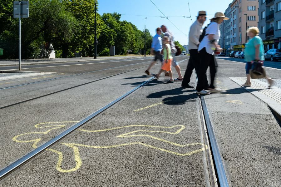 V Praze letos tramvaje srazily 43 chodců. Jeden člověk zemřel, riziková místa jsou v centru