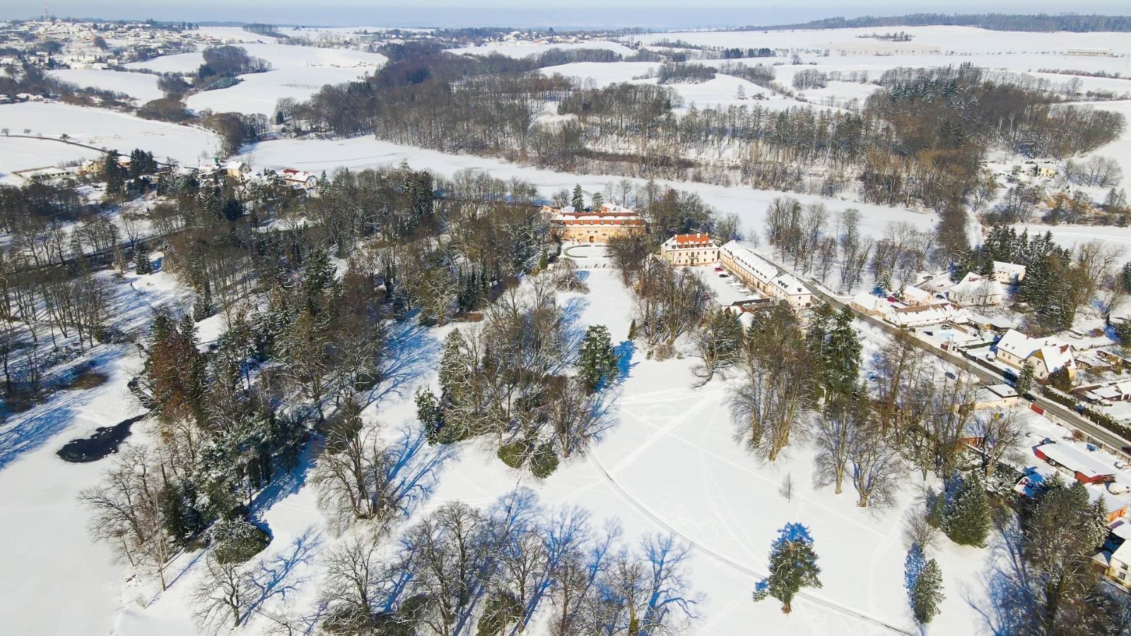 Požár v Kamenici - 33 evakuovaných, tři zranění