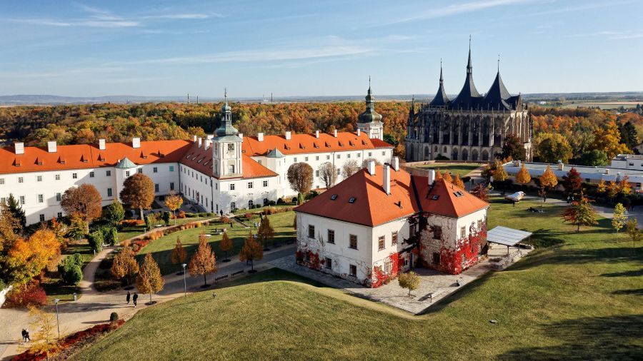 GASK zahájí podzim dvěma výstavami. Šikolová představí netradiční šperk, Cais estetiku chyby